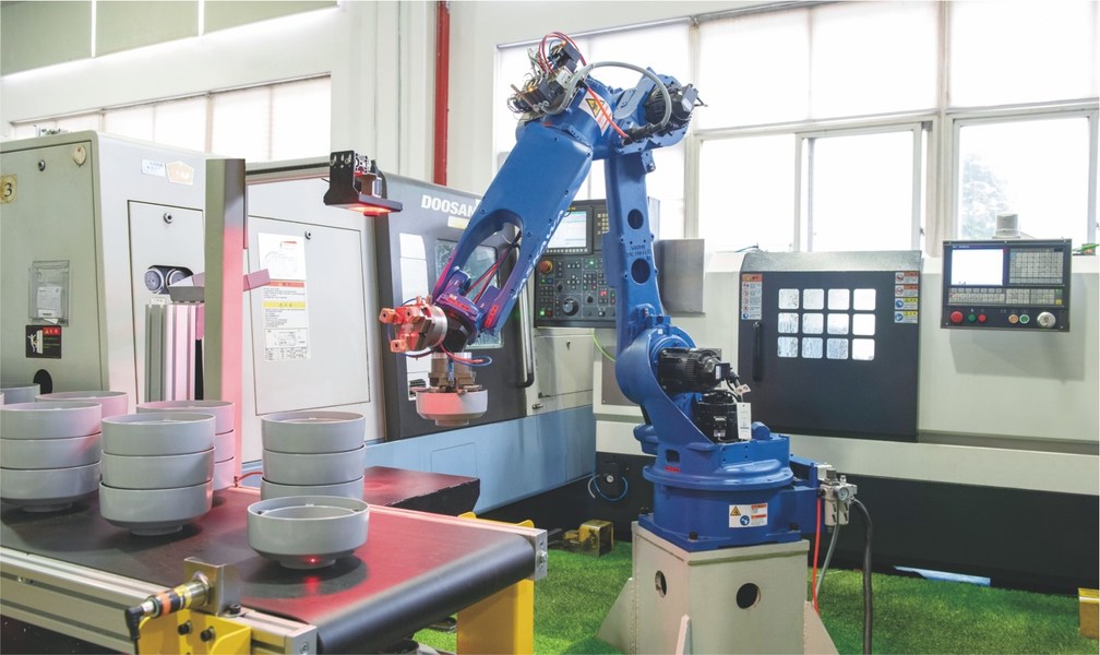 Warom Technology Incorporated Company производственная линия производителя